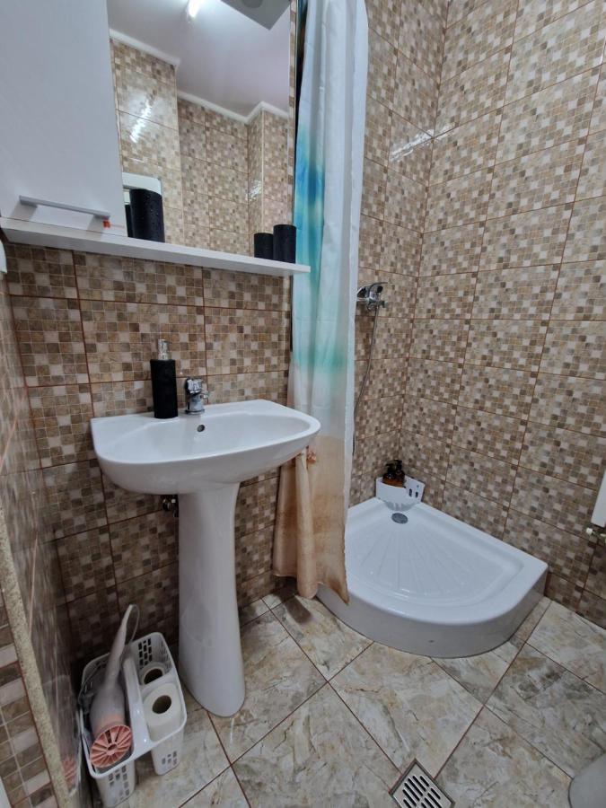 Apartamentul Florilor De Fan Azuga Esterno foto